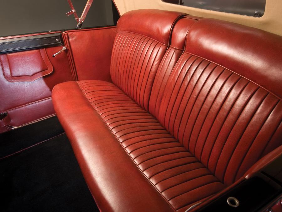  Chrysler Custom Imperial Dual Cowl Phaeton by LeBaron 1933 года  (фото 12 из 30)